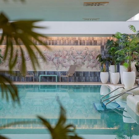 Hotel Atlantis Wellness & Conference Hajduszoboszlo Bagian luar foto