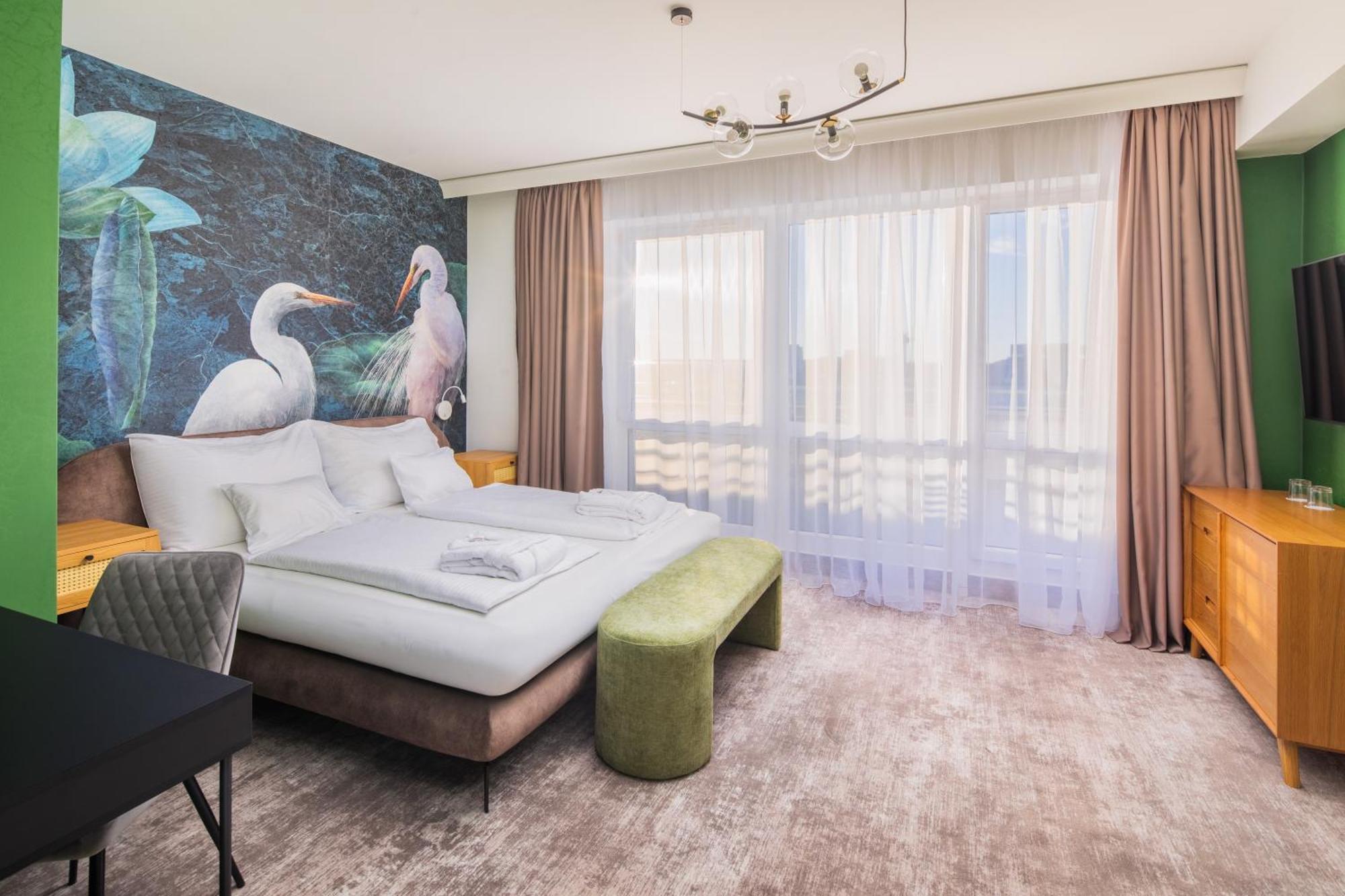 Hotel Atlantis Wellness & Conference Hajduszoboszlo Bagian luar foto