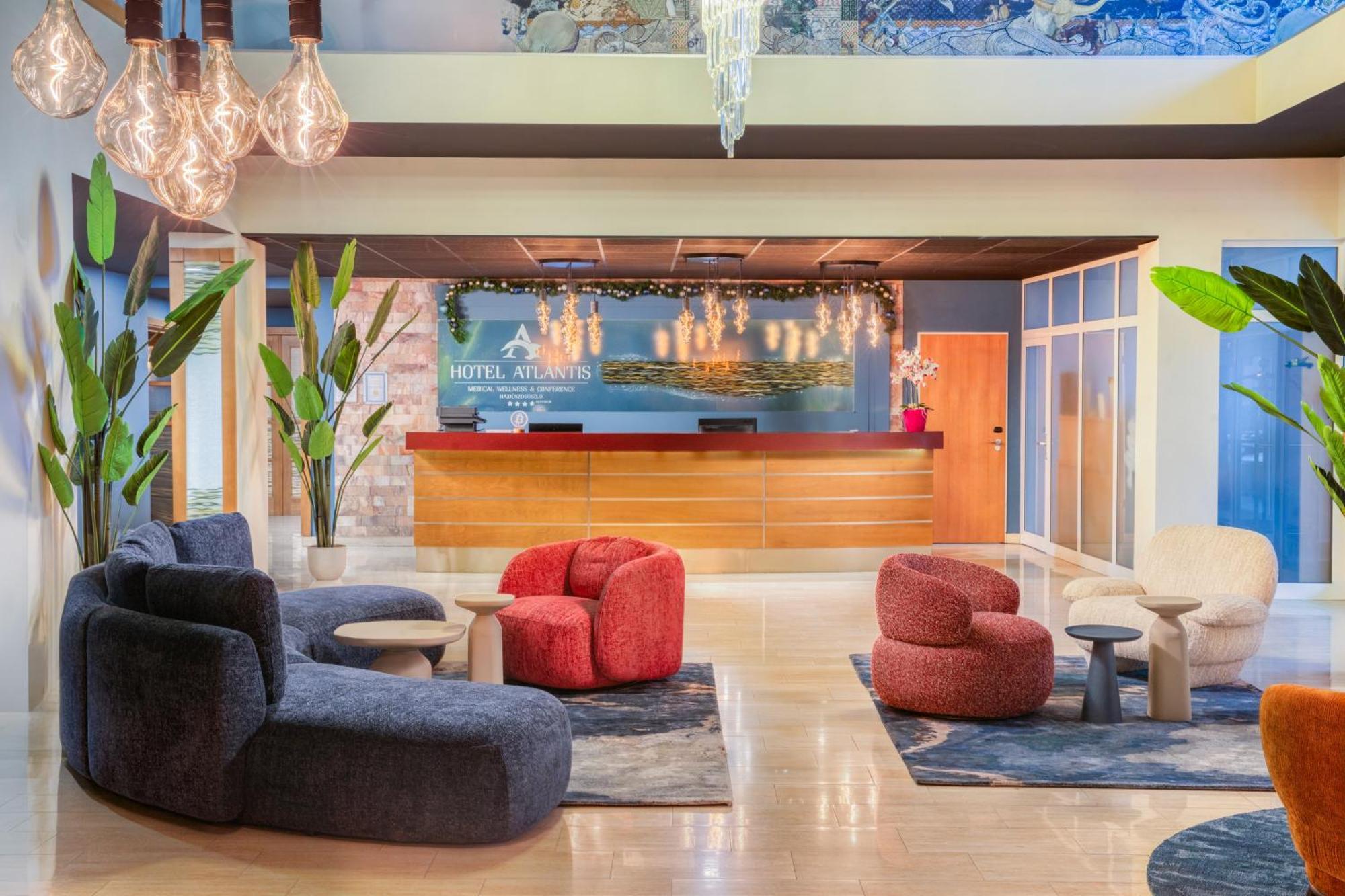 Hotel Atlantis Wellness & Conference Hajduszoboszlo Bagian luar foto