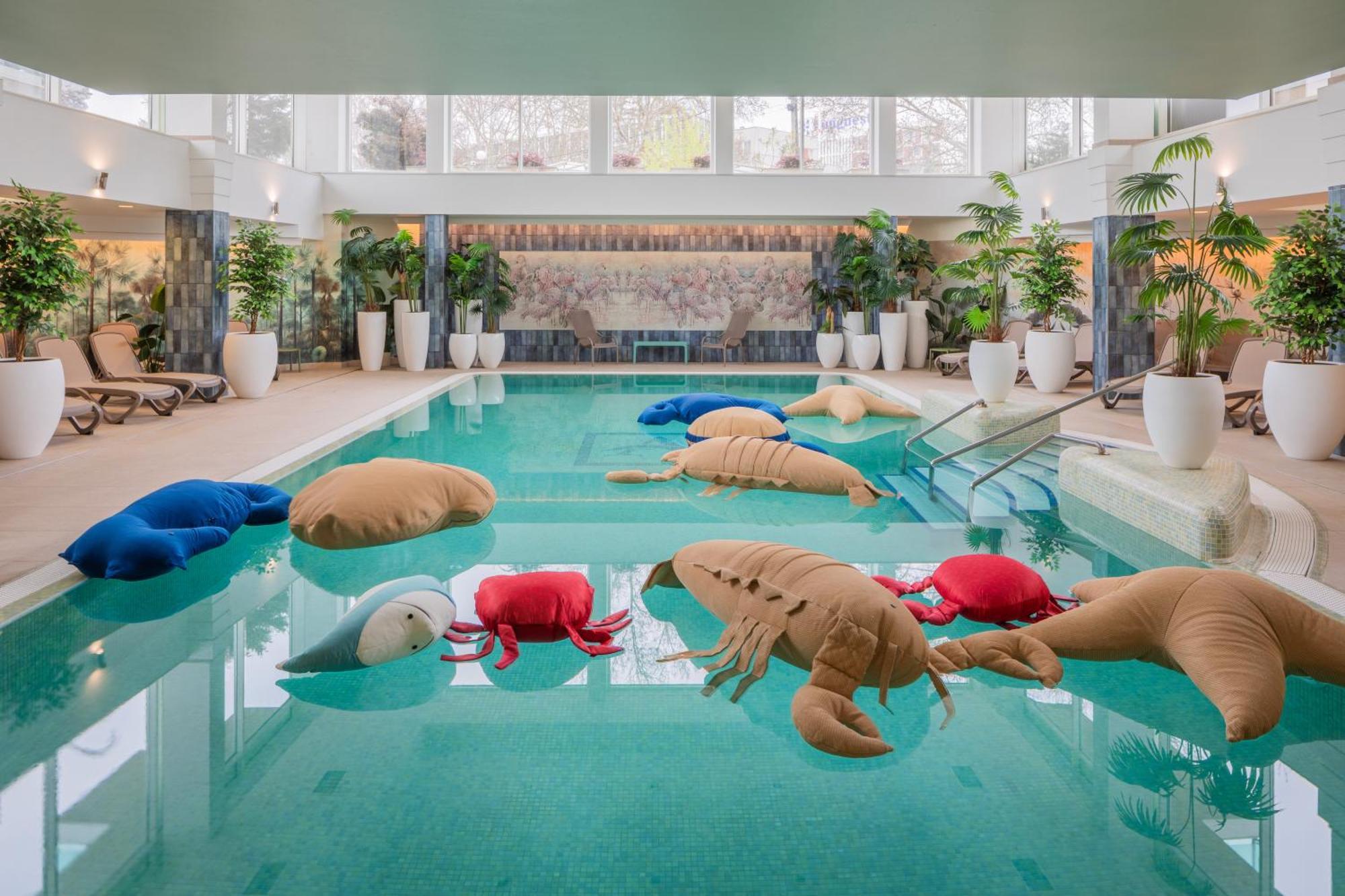 Hotel Atlantis Wellness & Conference Hajduszoboszlo Bagian luar foto